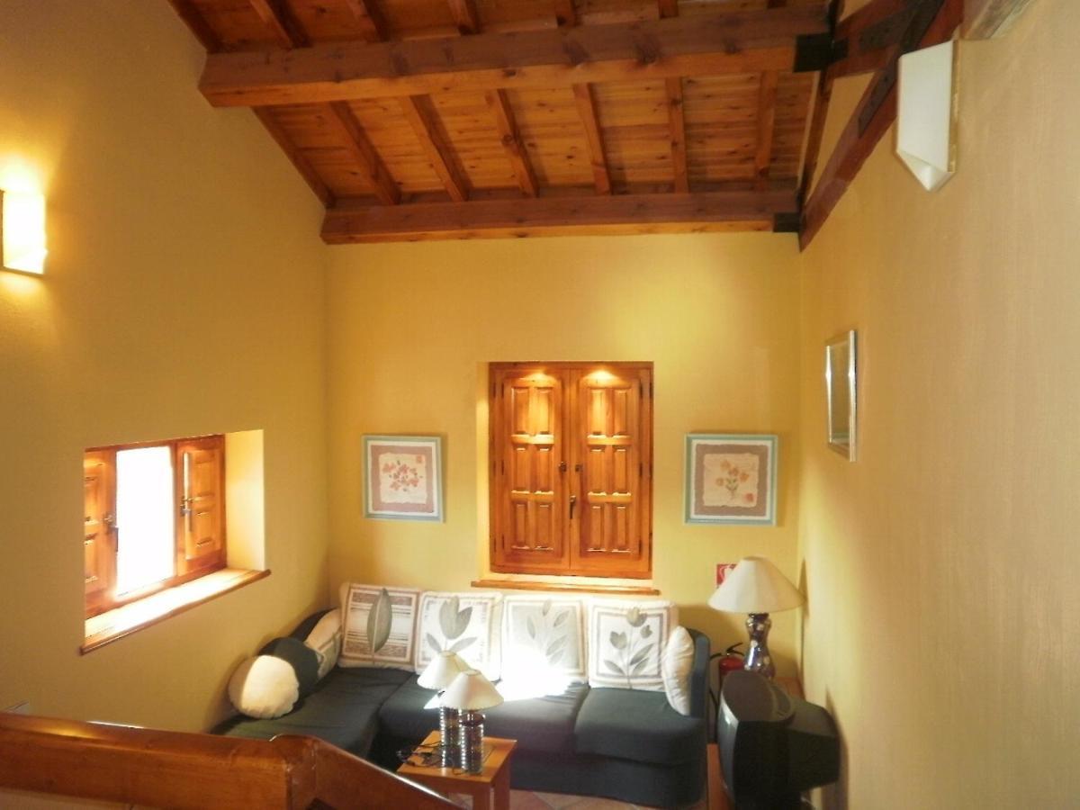 Posada De Serrada Serrada de la Fuente Luaran gambar